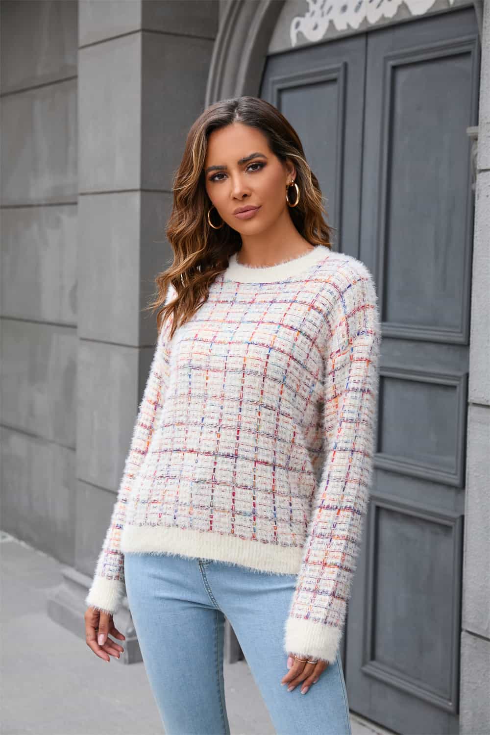 A Plaid Round Neck Long Sleeve Pullover Sweater